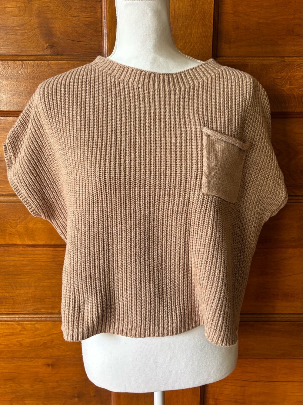 Women’s Ribbed Short-Sleeve Cropped Sweater Top in Light Brown
